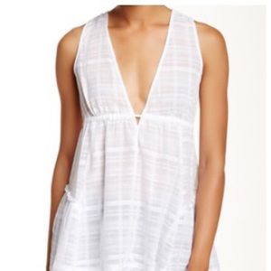 New Lush White Sleeveless Tunic